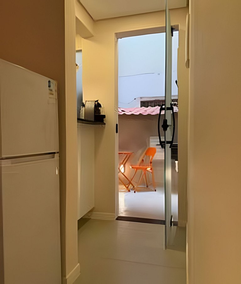 Reformado com varanda externa | em frente ao metrô
